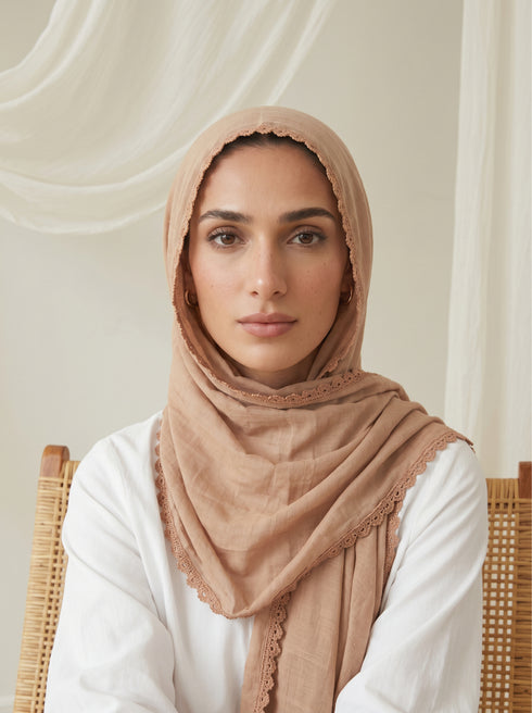 Noor Lace Hijab - Chestnut
