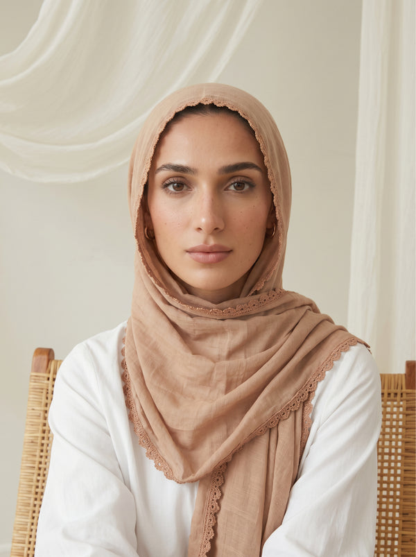 Noor Lace Hijab - Chestnut