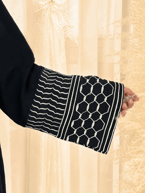 عباية من الداخل بأكمام مطاطية