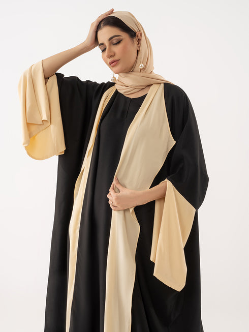 SOLITARY BRINGS PEACE ABAYA