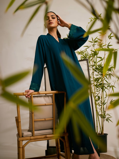 Talia Abaya